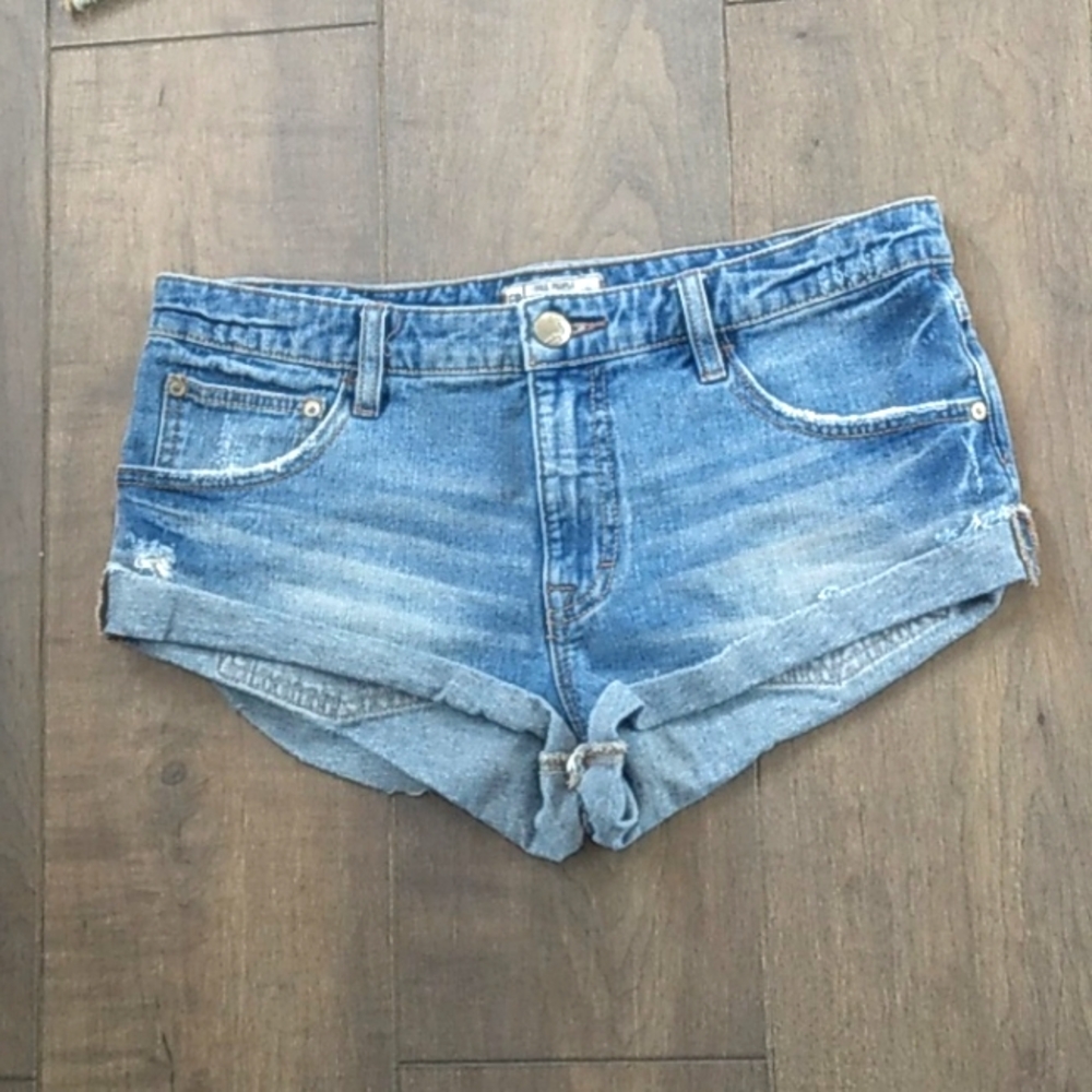 ANTHROPOLOGIE FREE PEOPLE HIGH RISE JEAN SHORTS WOMANS 27
